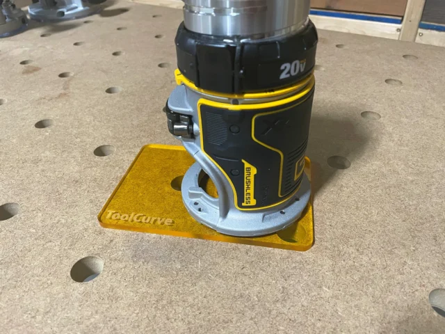 Base plate for Dewalt trim router