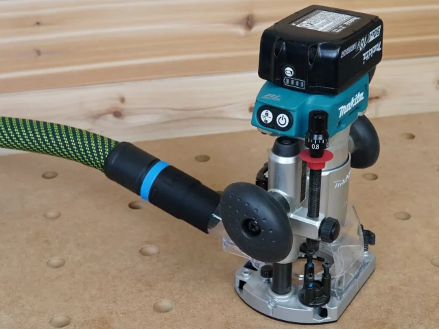 Makita 18v plunge router hose adapter for a clean work environment