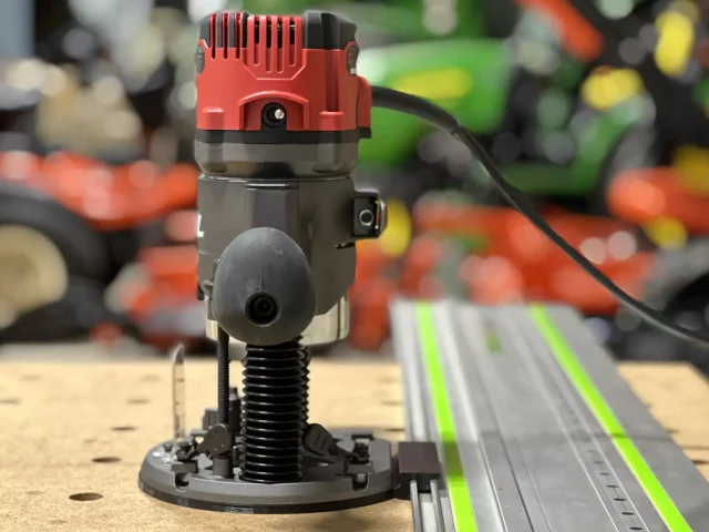 Make straight accurate dados with your Skil plunge router and track saw